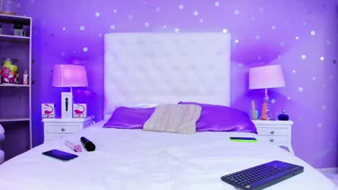 Snapshot of models_sophia chatting on December 23, 6:58 pm Sophia online show from December 23, 6:58 pm