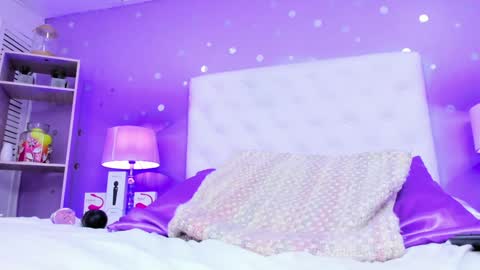 Snapshot of models_sophia chatting on December 28, 5:46 pm Sophia online show from December 28, 5:46 pm