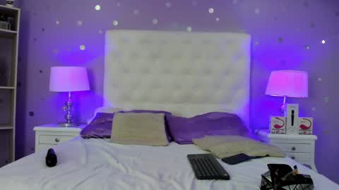 Snapshot of models_sophia chatting on February 3, 7:21 pm Sophia online show from February 3, 7:21 pm