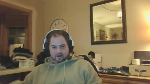 Snapshot of moeschoolnyc chatting on November 30, 1:20 am moeschoolnyc online show from November 30, 1:20 am