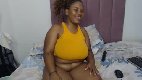 Snapshot of mogheul_slay chatting on February 4, 12:05 am Mogheul Slay online show from February 4, 12:05 am