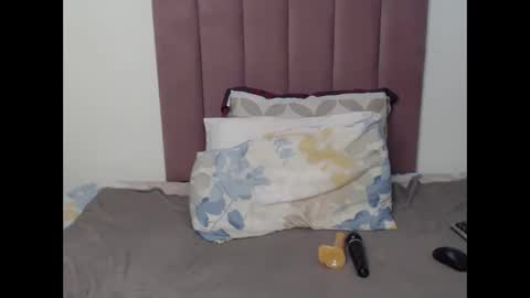 Snapshot of mogheul_slay chatting on February 27, 12:43 am Mogheul Slay online show from February 27, 12:43 am