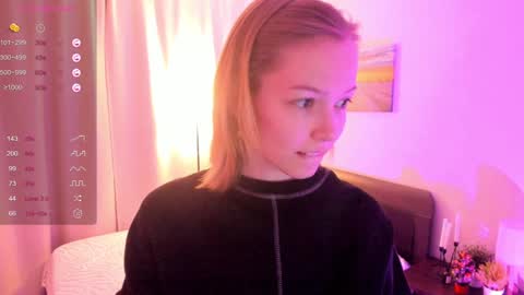 Snapshot of moirebroady chatting on February 6, 8:23 pm Laura online show from February 6, 8:23 pm