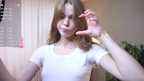 Snapshot of moirebroady chatting on September 19, 11:00 am Laura online show from September 19, 11:00 am
