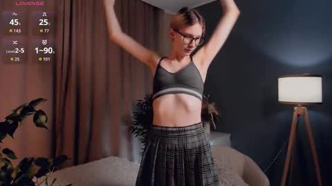 Laura online show from December 2, 1:22 am