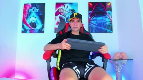 Snapshot of moises_23cm chatting on September 28, 2:17 am moises_23cm online show from September 28, 2:17 am