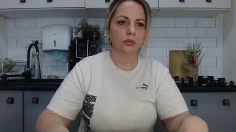 erika online show from January 5, 1:04 pm