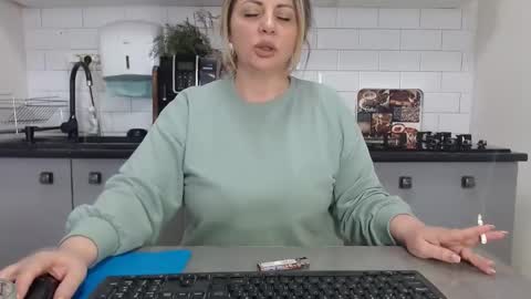 erika online show from January 19, 1:12 pm