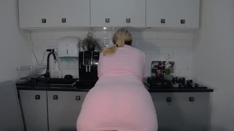 erika online show from September 14, 6:45 am