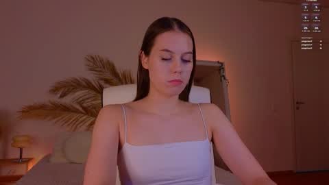 Snapshot of mol1y_kitten chatting on December 11, 9:34 pm Molly online show from December 11, 9:34 pm