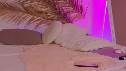 Snapshot of mol1y_kitten chatting on December 21, 1:15 am Molly online show from December 21, 1:15 am