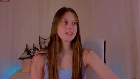 Snapshot of mol1y_kitten chatting on October 26, 9:21 pm Molly online show from October 26, 9:21 pm