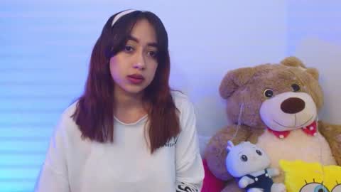 M o L l i E  online show from December 28, 1:29 am