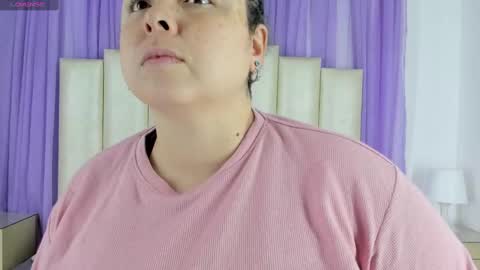 Snapshot of molliebue1 chatting on December 26, 12:16 pm Hey Guys Im Mollie online show from December 26, 12:16 pm