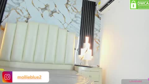 Snapshot of molliebue1 chatting on January 19, 12:28 pm Hey Guys Im Mollie online show from January 19, 12:28 pm