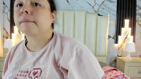 Snapshot of molliebue1 chatting on January 23, 12:19 pm Hey Guys Im Mollie online show from January 23, 12:19 pm