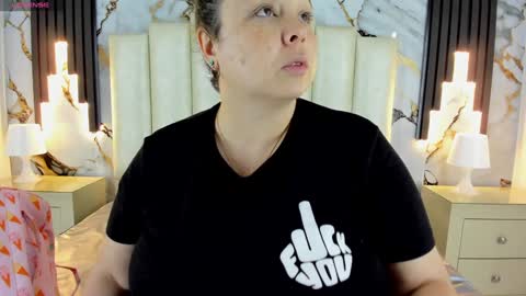 Snapshot of molliebue1 chatting on January 26, 12:01 pm Hey Guys Im Mollie online show from January 26, 12:01 pm