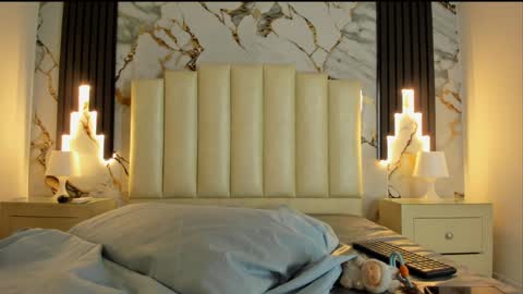 Snapshot of molliebue1 chatting on January 30, 12:16 pm Hey Guys Im Mollie online show from January 30, 12:16 pm