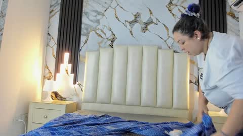 Snapshot of molliebue1 chatting on February 3, 12:03 pm Hey Guys Im Mollie online show from February 3, 12:03 pm