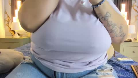 Snapshot of molliebue1 chatting on March 9, 2:29 am Hey Guys Im Mollie online show from March 9, 2:29 am