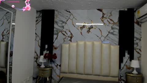 Snapshot of molliebue1 chatting on October 2, 12:12 pm Hey Guys Im Mollie online show from October 2, 12:12 pm