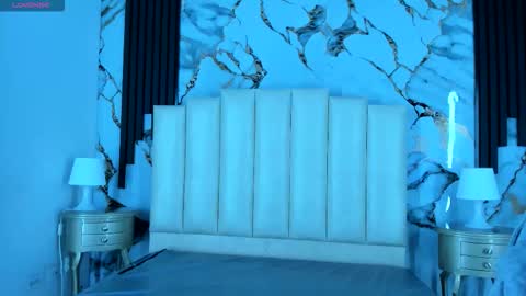 Snapshot of molliebue1 chatting on November 16, 12:33 pm Hey Guys Im Mollie online show from November 16, 12:33 pm