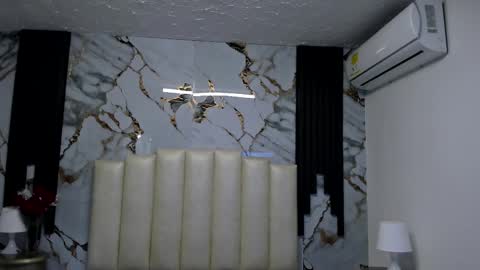 Snapshot of molliebue1 chatting on November 20, 12:27 pm Hey Guys Im Mollie online show from November 20, 12:27 pm