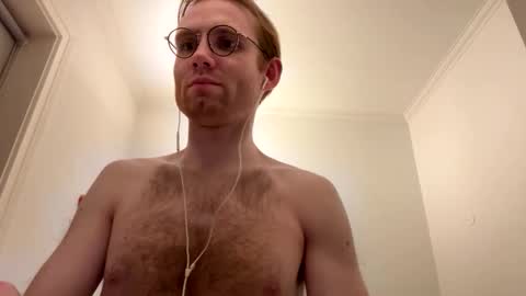 Snapshot of molliter chatting on October 2, 1:34 am molliter online show from October 2, 1:34 am