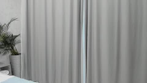 Snapshot of molly_555 chatting on October 28, 3:54 am Sima online show from October 28, 3:54 am