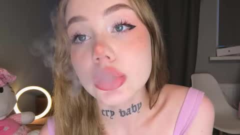 Snapshot of molly_dose chatting on September 20, 3:24 pm Molly dose online show from September 20, 3:24 pm