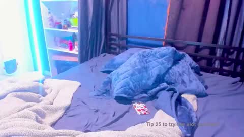 molly_moons online show from February 1, 3:10 pm