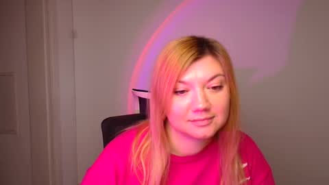 Snapshot of molly_moree chatting on January 6, 1:30 pm Molly online show from January 6, 1:30 pm