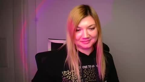 Snapshot of molly_moree chatting on January 10, 3:16 pm Molly online show from January 10, 3:16 pm