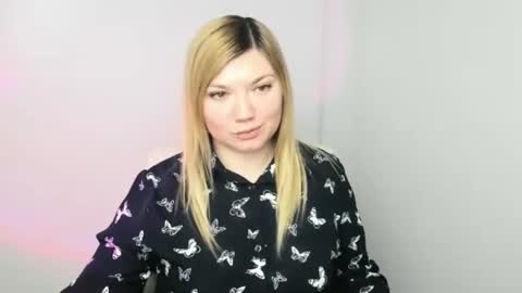 Snapshot of molly_moree chatting on January 17, 3:32 pm Molly online show from January 17, 3:32 pm