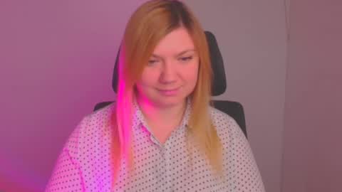 Snapshot of molly_moree chatting on February 3, 12:14 pm Molly online show from February 3, 12:14 pm