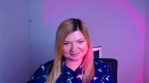 Snapshot of molly_moree chatting on February 8, 3:42 pm Molly online show from February 8, 3:42 pm