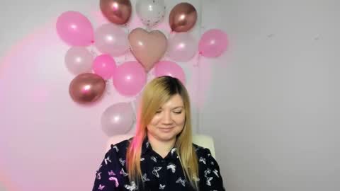 Snapshot of molly_moree chatting on February 14, 3:58 pm Molly online show from February 14, 3:58 pm