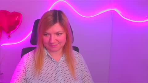 Snapshot of molly_moree chatting on February 21, 4:37 pm Molly online show from February 21, 4:37 pm