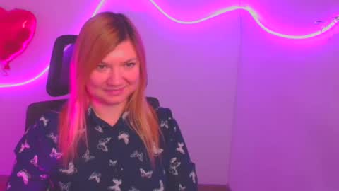 Snapshot of molly_moree chatting on February 22, 9:45 am Molly online show from February 22, 9:45 am