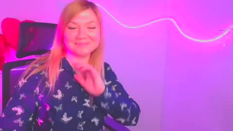 Snapshot of molly_moree chatting on March 5, 3:51 pm Molly online show from March 5, 3:51 pm