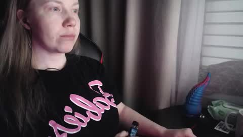 I have new photos come and see with love Molly online show from December 21, 10:11 am