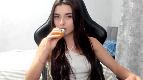 Molly online show from November 22, 8:52 pm