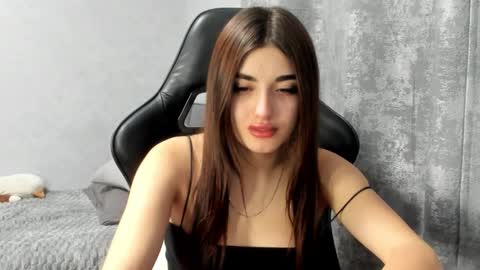 Molly online show from December 21, 9:33 pm