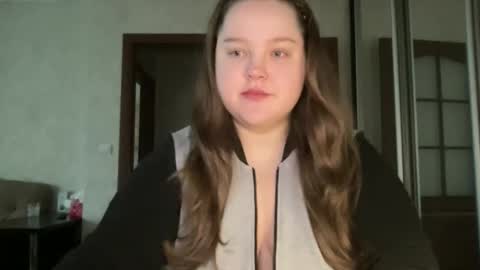 Snapshot of mollyas chatting on October 21, 10:49 am Alice online show from October 21, 10:49 am