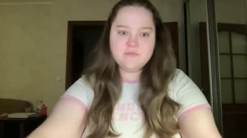 Snapshot of mollyas chatting on October 22, 4:13 am Alice online show from October 22, 4:13 am