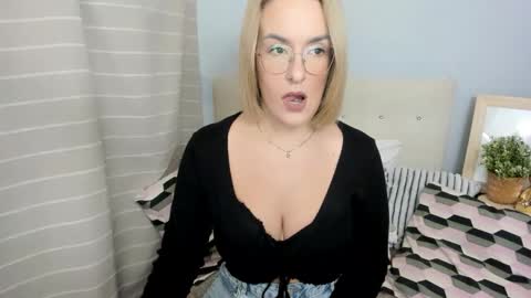 MollyCrazy online show from November 27, 3:25 pm