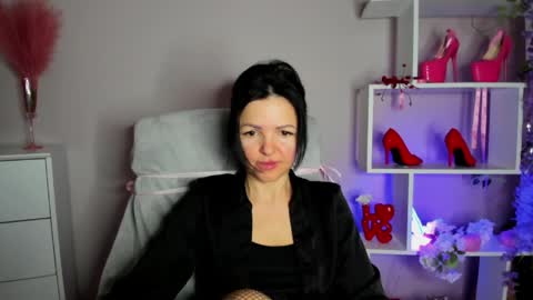 Molly online show from April 14, 6:52 am