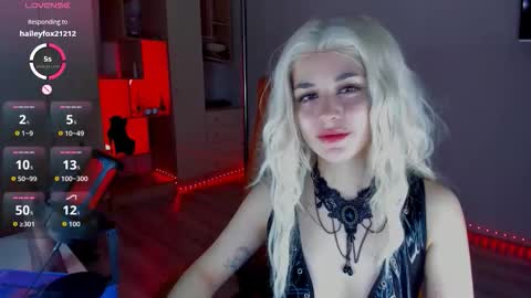 Molly online show from December 13, 7:53 pm