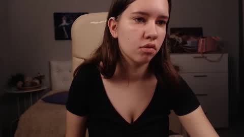 Snapshot of mollyrass chatting on November 17, 10:32 am Molly online show from November 17, 10:32 am