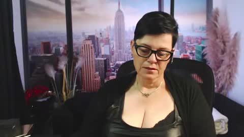 MollySun Nina Randmann online show from October 12, 6:40 pm